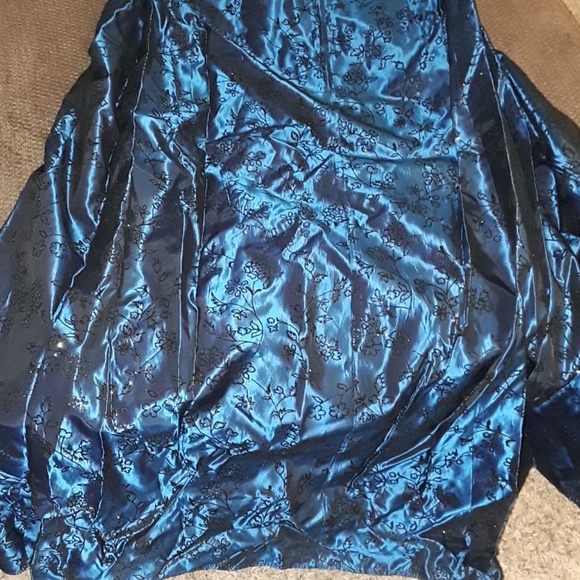 Stunning Dress - Picture 7 of 8